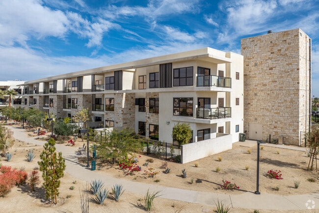 Building Photo - Living Out Palm Springs