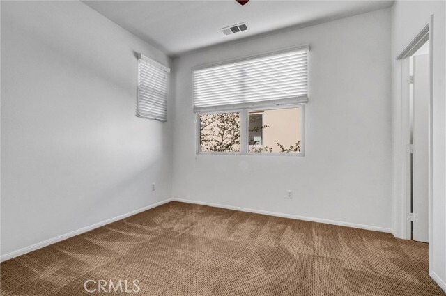 Building Photo - 519 S Melrose St