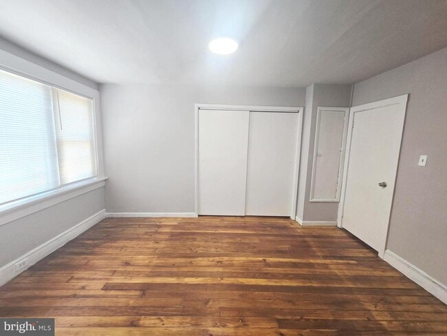 Building Photo - 2540 S 61st St