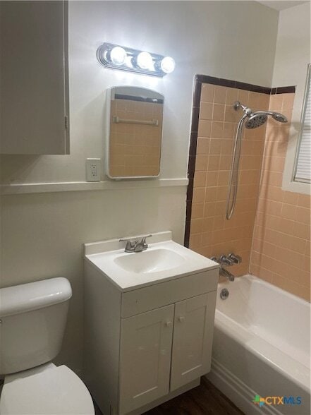 Building Photo - 910 Fern Ln