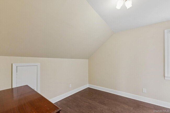 Building Photo - 397 Split Rock Rd