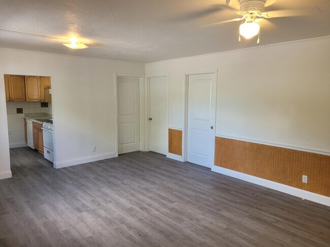 Building Photo - 710 Southern Blvd