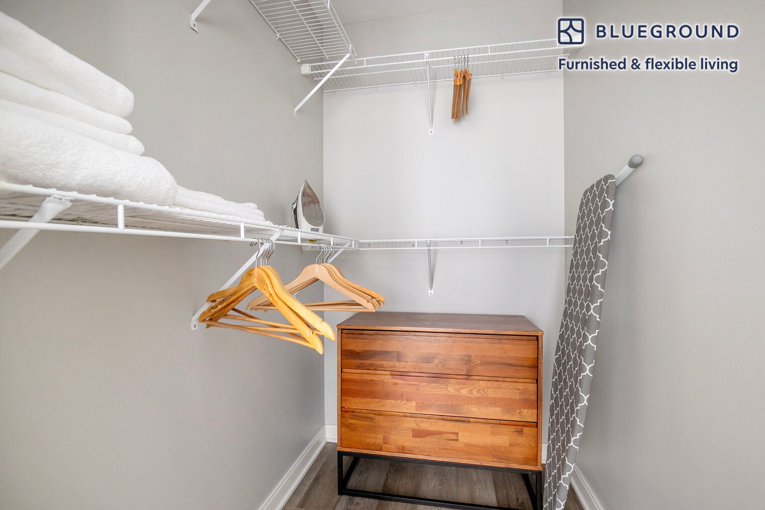 Building Photo - 210 N Wells St