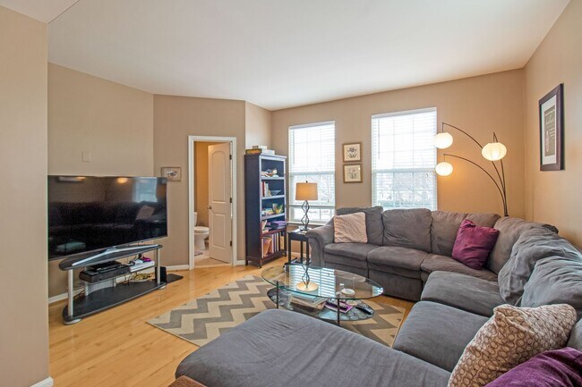 Building Photo - MOVE-IN SPECIAL! Beautiful 4-Bed, 3.5-Bath...