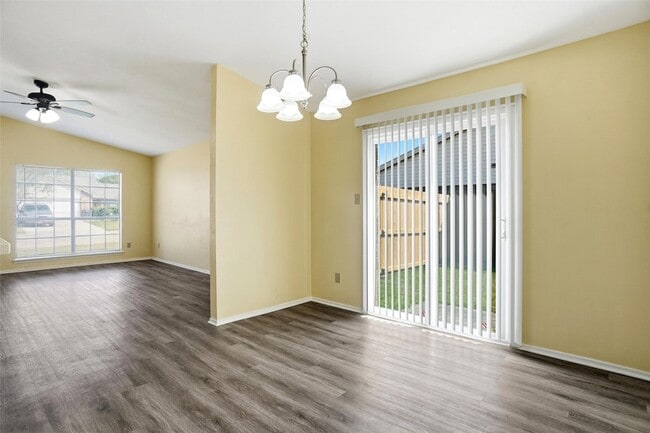 Building Photo - 134 London Ln