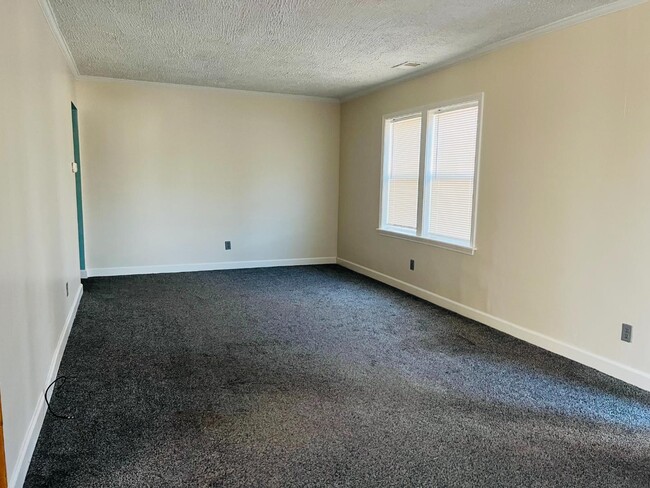 Building Photo - 4219 E 68th Terrace