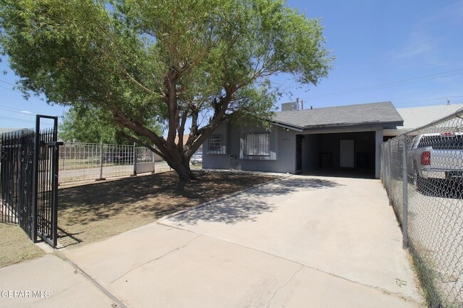Building Photo - 9604 Gaza Dr