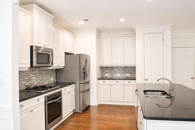 Building Photo - 5211 Merrimont Dr