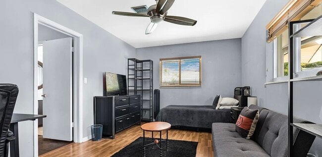 Building Photo - 4946 Glenn Pine Ln