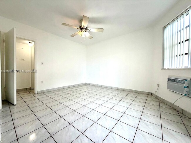 Building Photo - 1701 NE Miami Gardens Dr