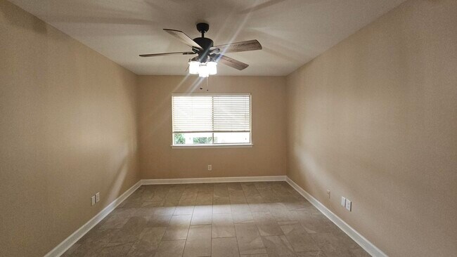 Building Photo - 726 Eglin Pkwy