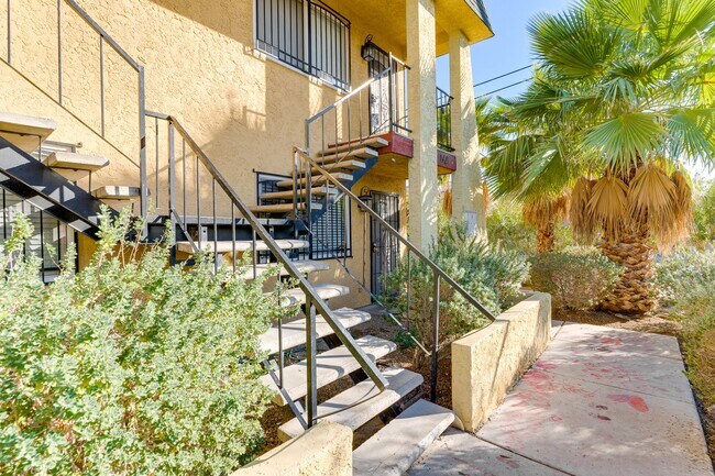 Building Photo - Modern Comfort in a Charming 2-Bed, 2-Bath Upstairs Unit! *  MOVE IN SPECIAL *