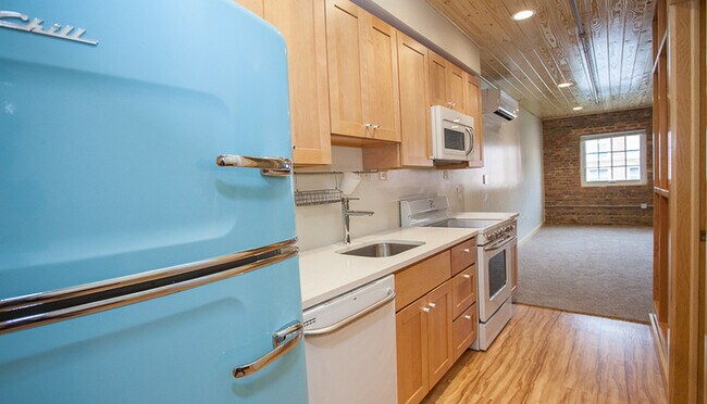 Building Photo - 80 W Water St