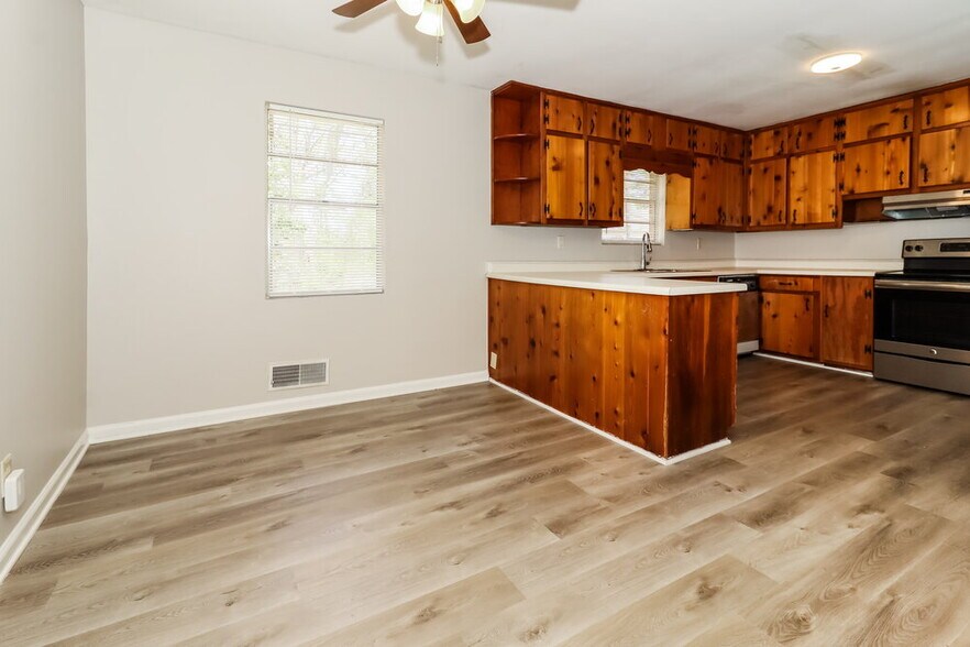 Building Photo - 416 Tanner Rd