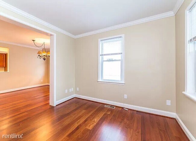 Building Photo - 3 br, 1.5 bath House - 2708 White Ave