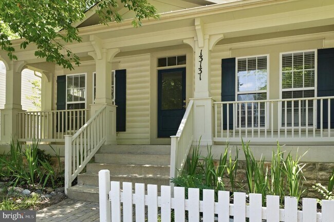 Building Photo - 13131 Clarksburg Square Rd