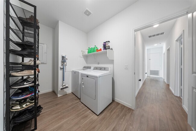 Building Photo - 21126 Coral Blossom Ln