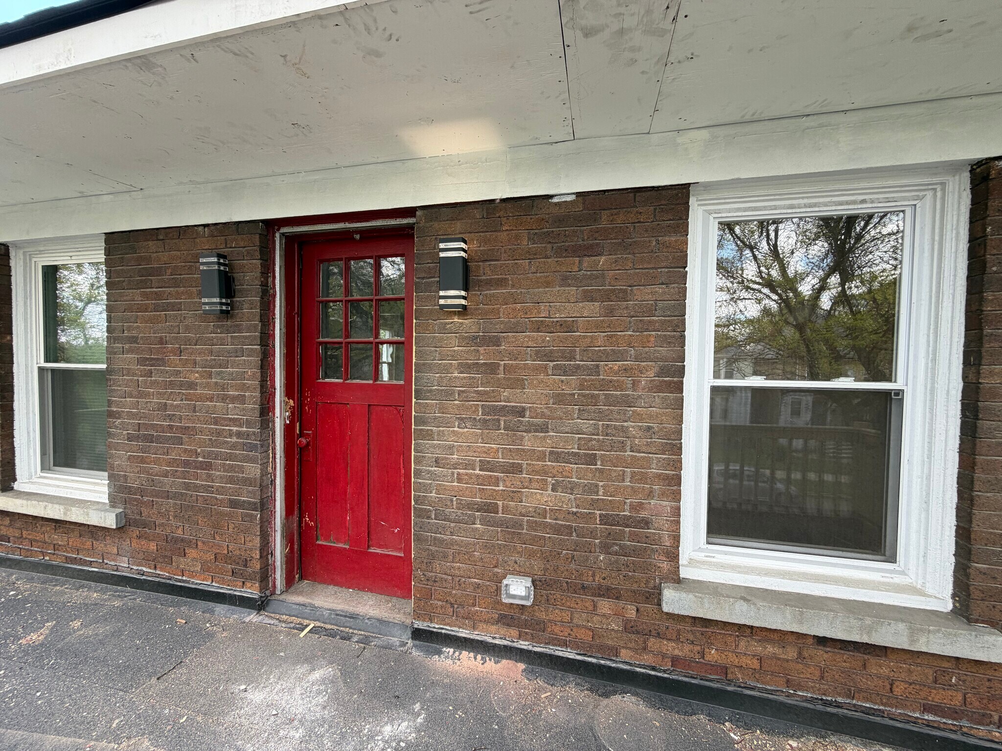 Building Photo - 3284 Northwestern St