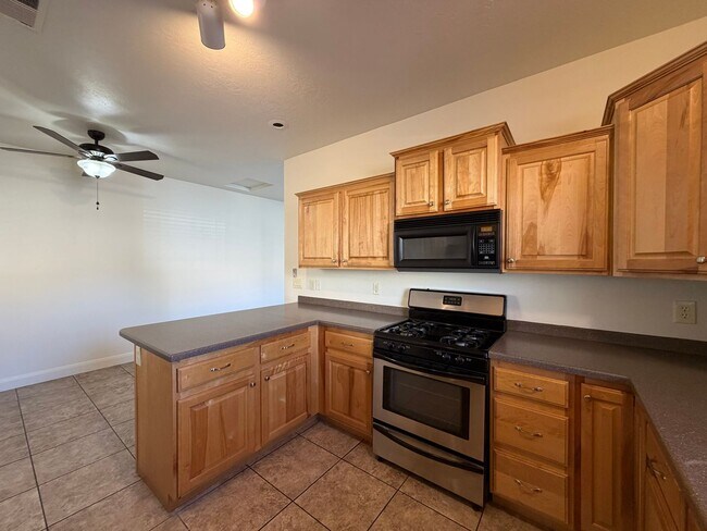 Building Photo - MCKENNA COTTAGES FOR RENT IN DOWNTOWN ST. GEORGE!