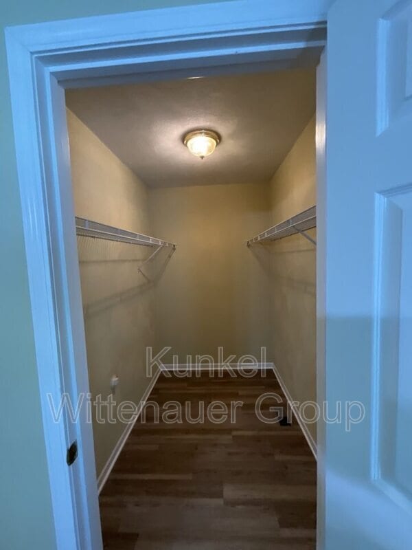 Building Photo - 504 Draco Dr