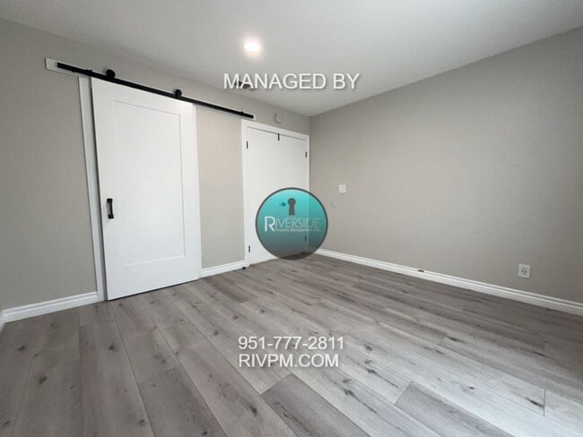 Building Photo - FOR RENT: BEAUTIFULLY RENOVATED 2 BEDROOM ...