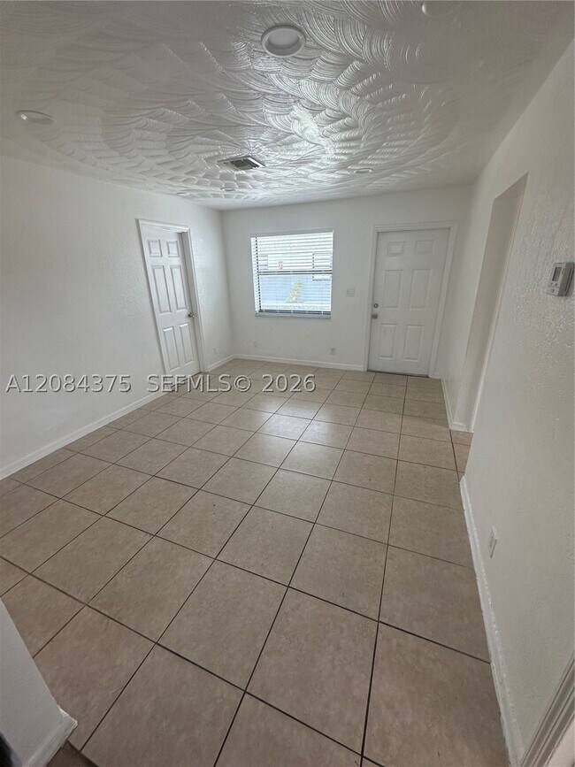 Building Photo - 4120 SW 19th St