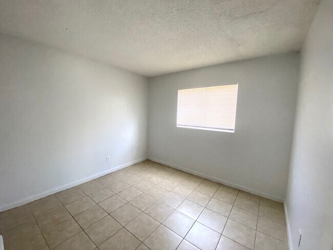Building Photo - 217 57th Ave E