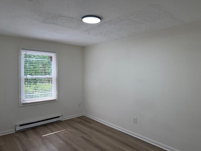 Building Photo - 78 Oak Ridge Dr