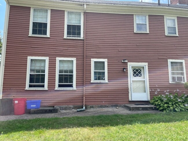 Building Photo - 329 Bedford St