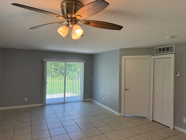 Building Photo - 2/1 in Groveland