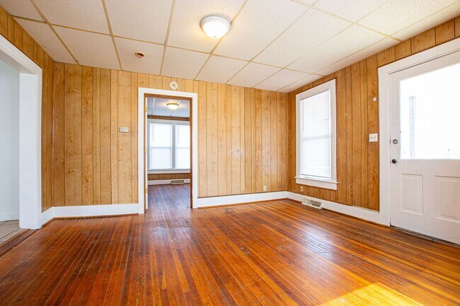 Building Photo - 207 S 17th St