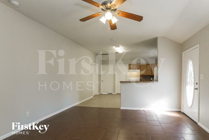 Building Photo - 10419 Royal York Dr