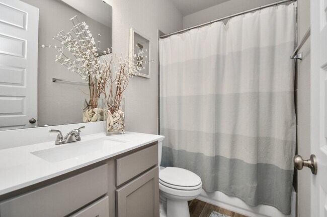 Building Photo - 5043 Morrison Dr