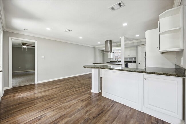 Building Photo - 7150 Mobud Dr