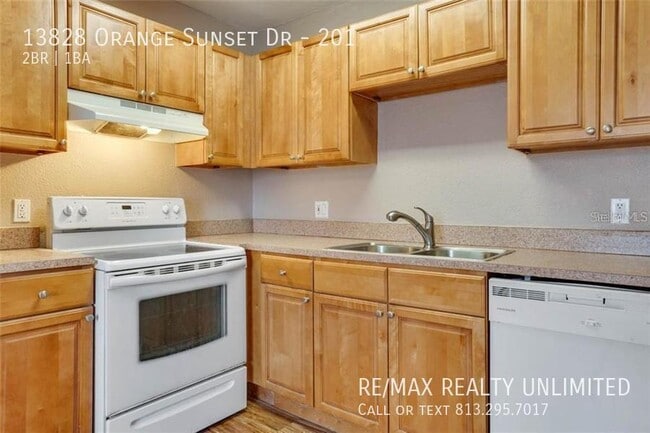 Building Photo - 13828 Orange Sunset Dr