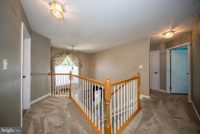 Building Photo - 740 Hickory Limb Cir