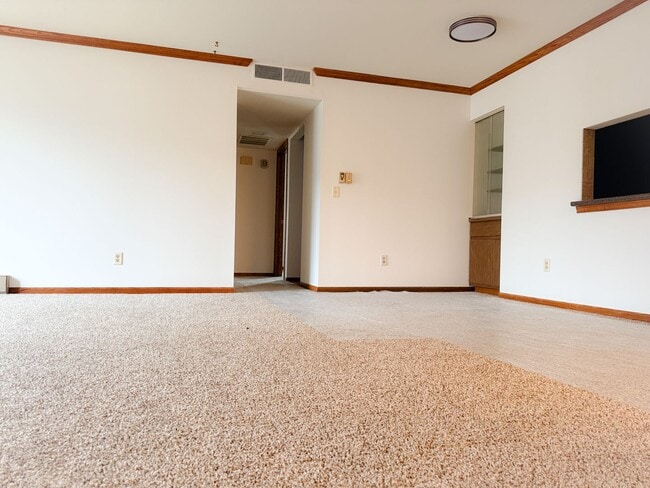 Building Photo - W168N11523 El Camino Dr