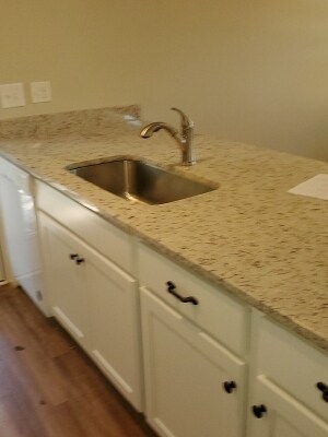 Building Photo - 2048 Rice St