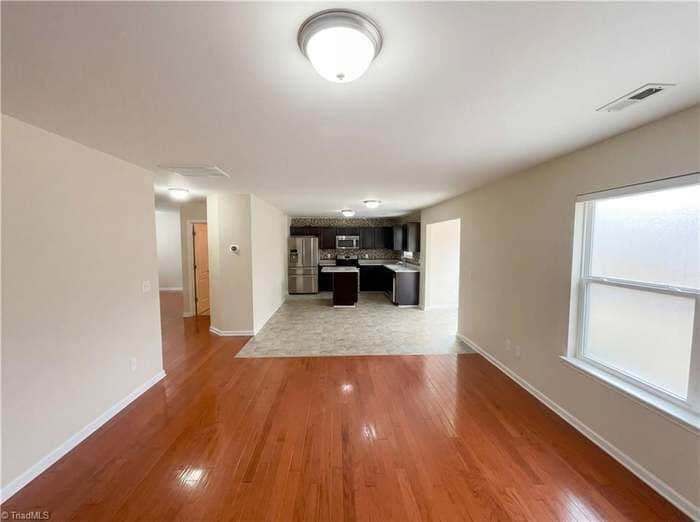 Building Photo - 2518 Macleod St