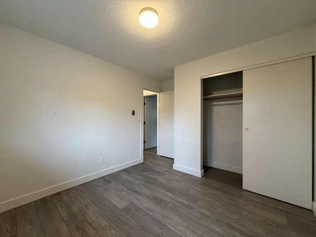 Building Photo - 2354 SE 48th Av