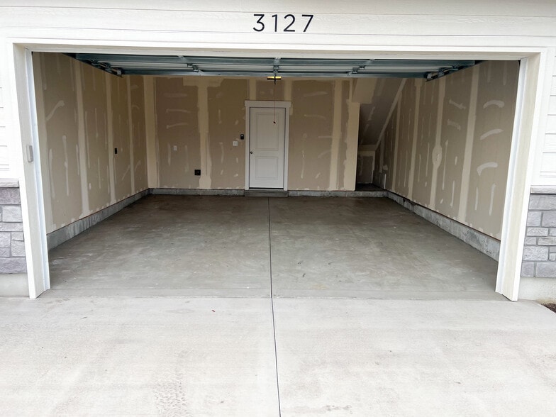 Building Photo - 3127 S 225 W