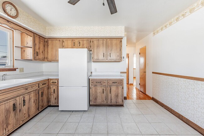 Building Photo - 1208 Waverly Pl