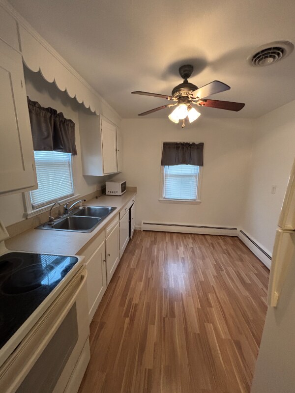 Building Photo - 319 Holly Ct