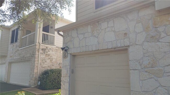 Building Photo - 7501 Shadowridge Run