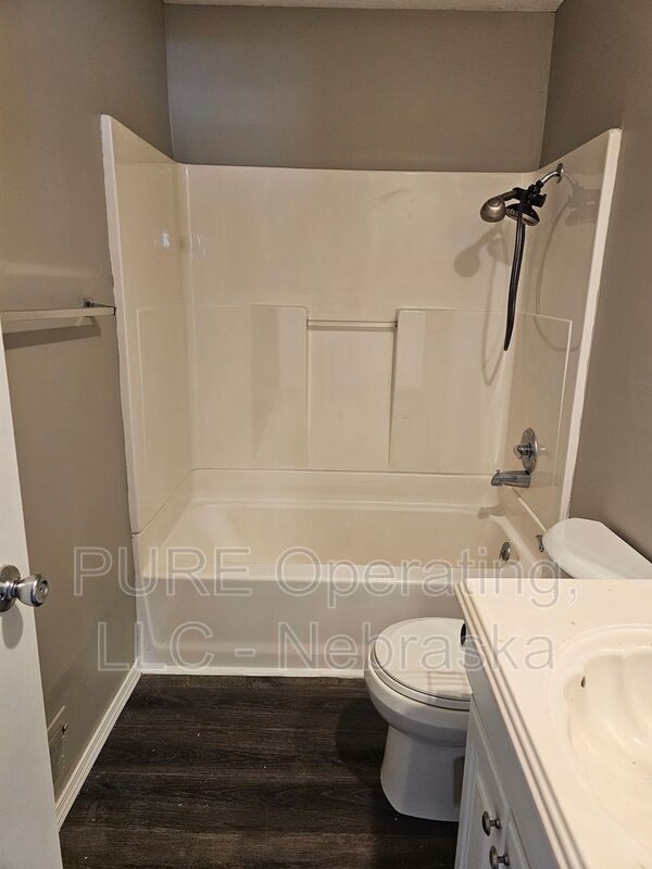 Building Photo - 8624 Templeton Dr