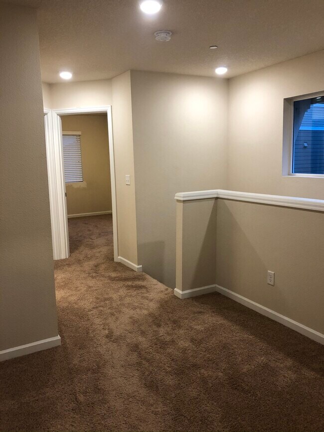 2nd Floor Landing - 15766 SE Nyla Way