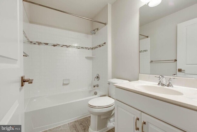 Building Photo - 8526 Pine Springs Dr