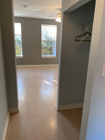 Building Photo - 19 S Broadway