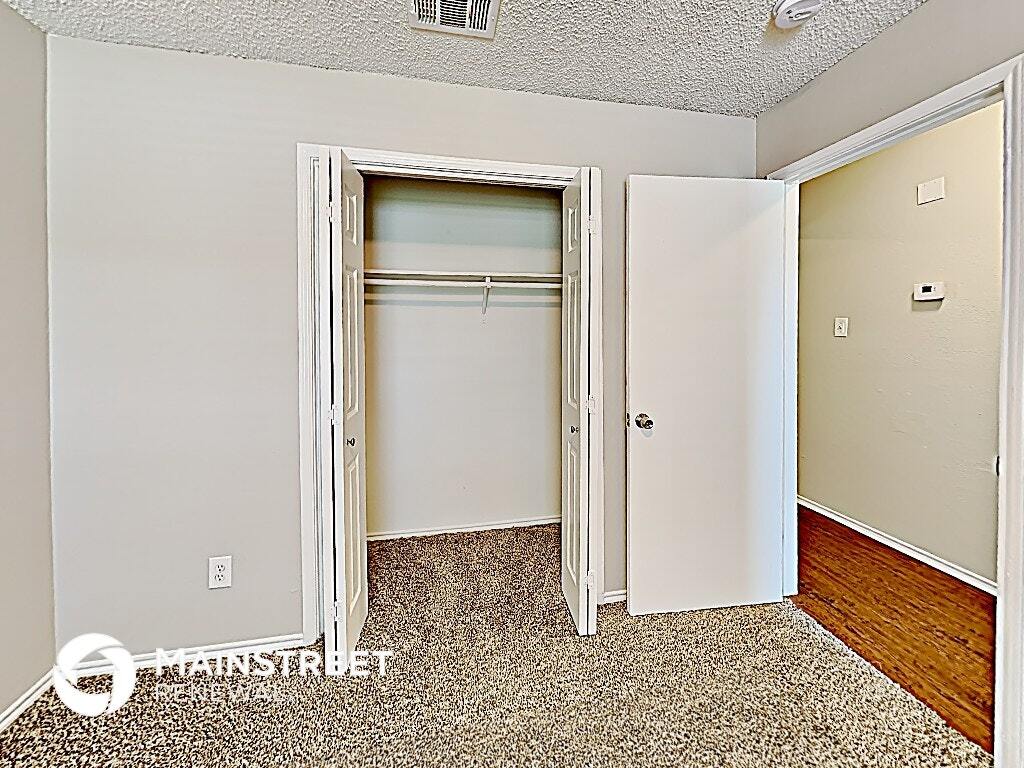 Building Photo - 808 Crystal Creek Ln