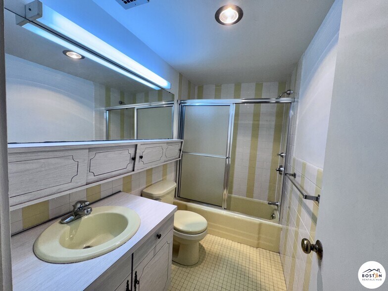 Building Photo - 132 Chiswick Rd